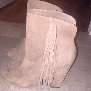 Tan, open-toe booties